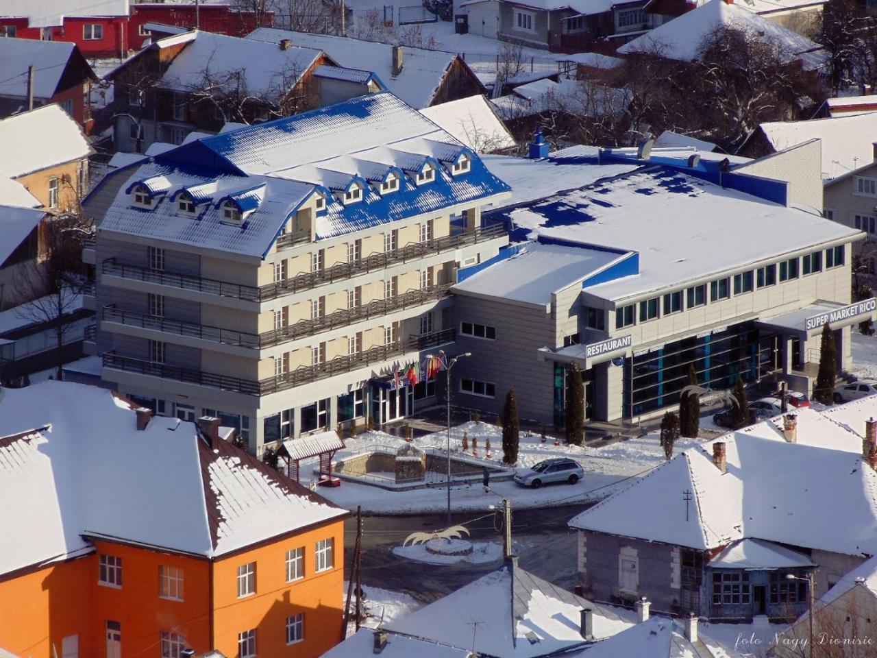 Hotel Ineul Rodna Екстериор снимка